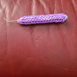 Loom hook with grip